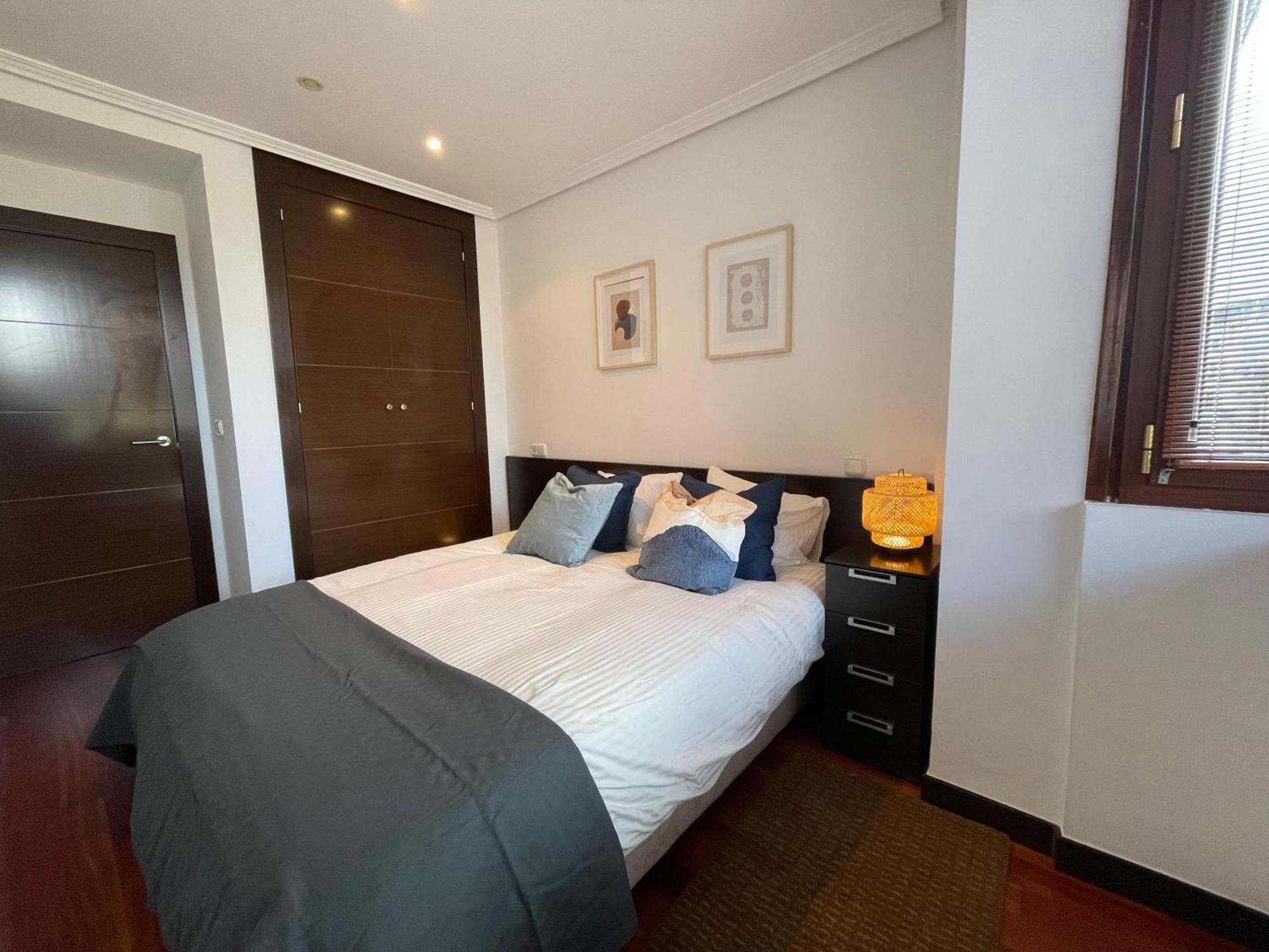 Atuaire Home Vivienda B Luminosa Parking Incluido En Plena Calle Comercial Burgos Bagian luar foto