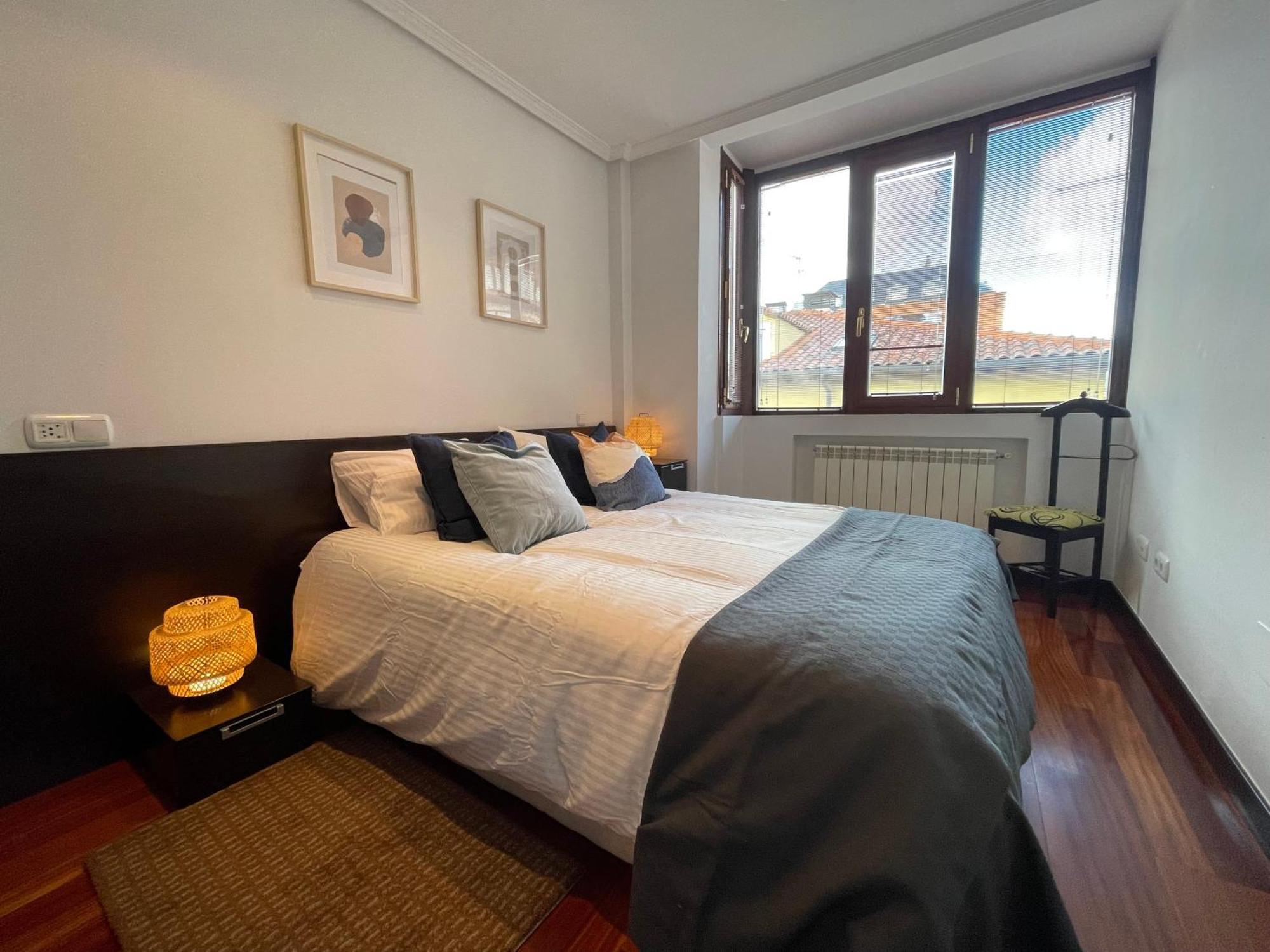 Atuaire Home Vivienda B Luminosa Parking Incluido En Plena Calle Comercial Burgos Bagian luar foto